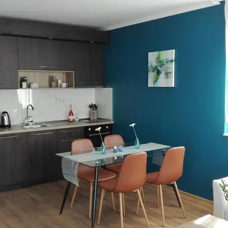 Azur Deluxe Черноморец